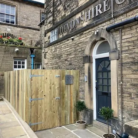 Penthouse Devonshire Court With Parking * Skipton