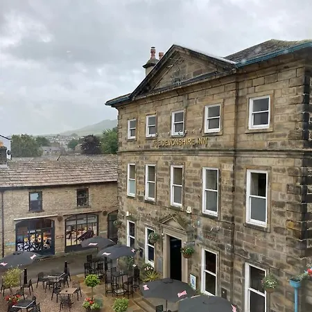 Penthouse Devonshire Court With Parking * Skipton